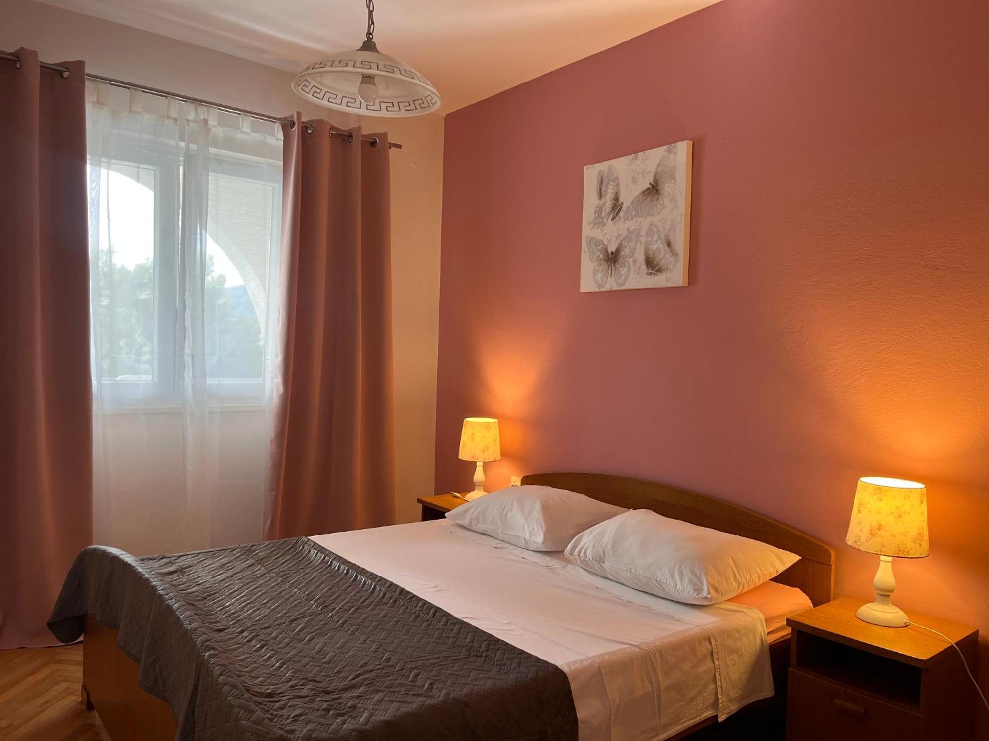 Apartments Villa Mirella 20 M From The Sea - Free Parking Trogir Buitenkant foto