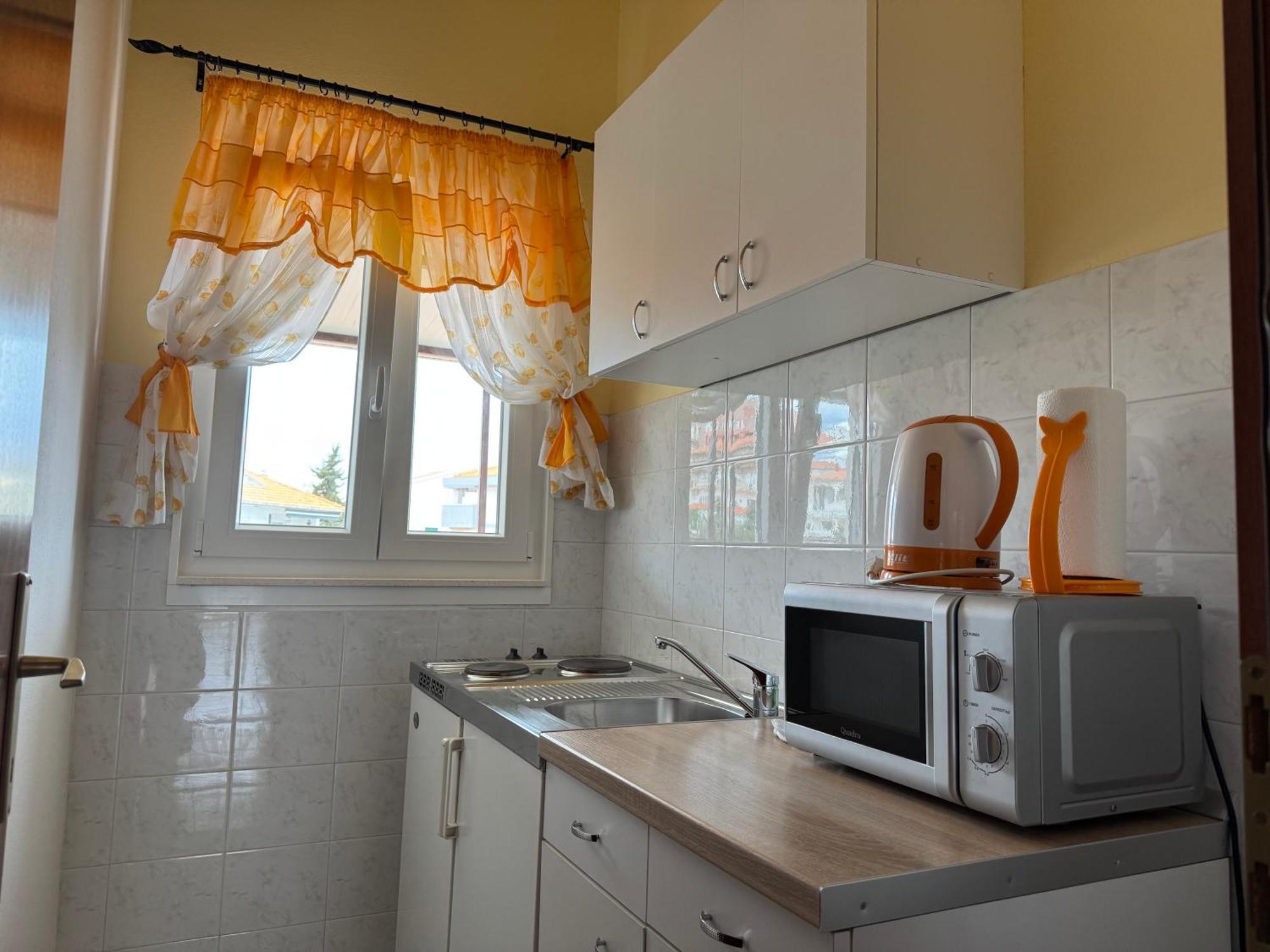 Apartments Villa Mirella 20 M From The Sea - Free Parking Trogir Buitenkant foto