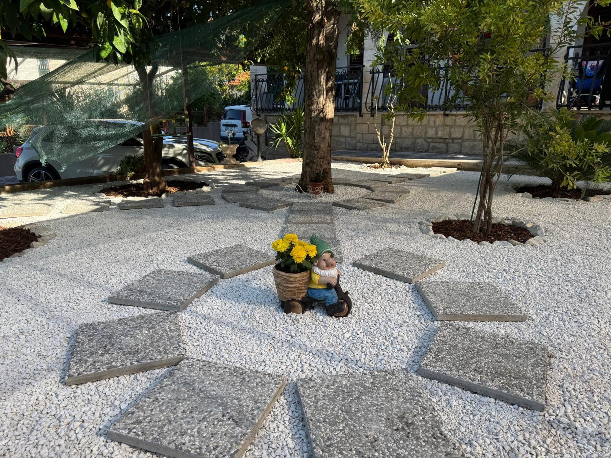 Apartments Villa Mirella 20 M From The Sea - Free Parking Trogir Buitenkant foto